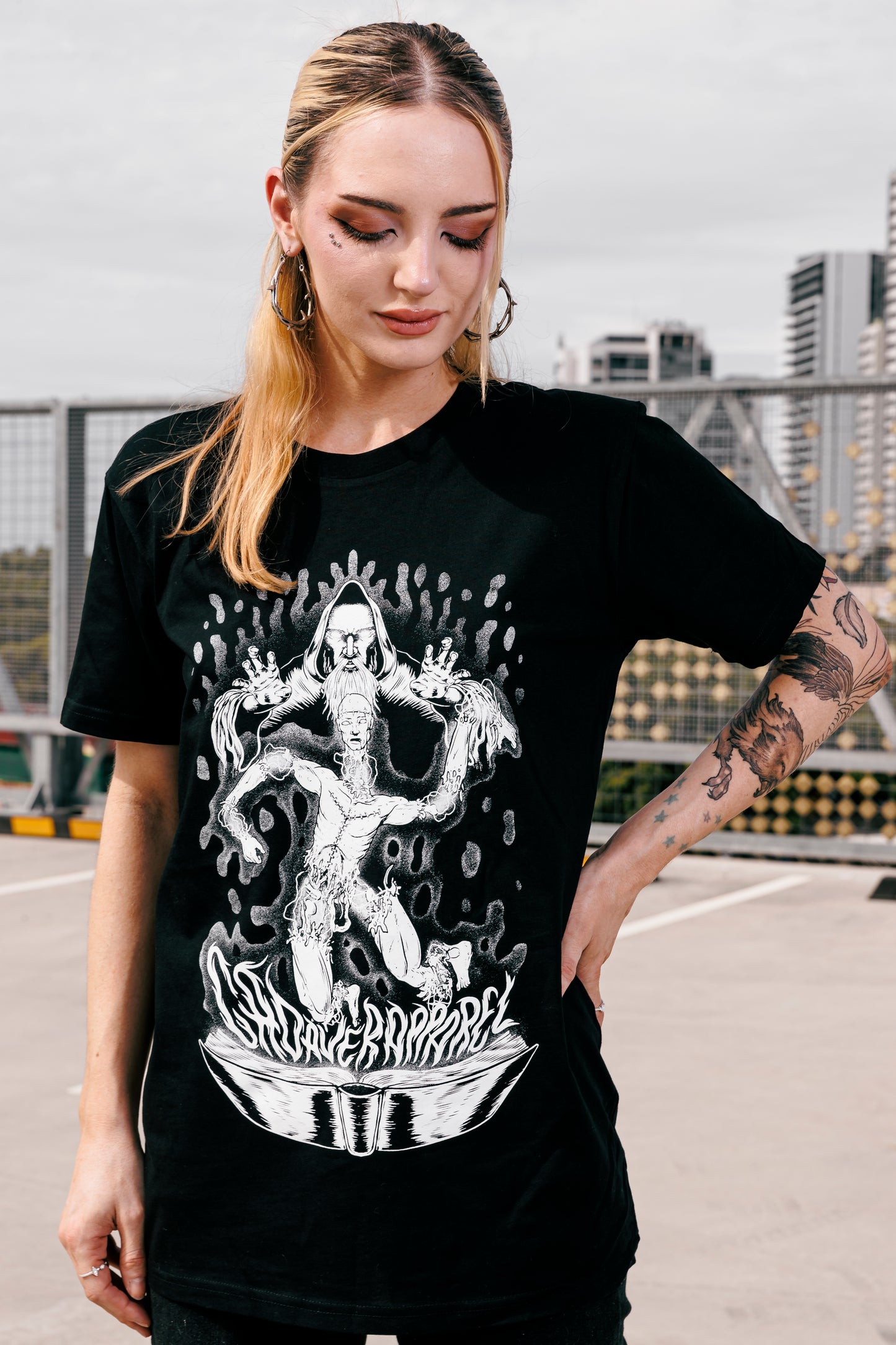 ABRA CADAVER - Unisex Tee